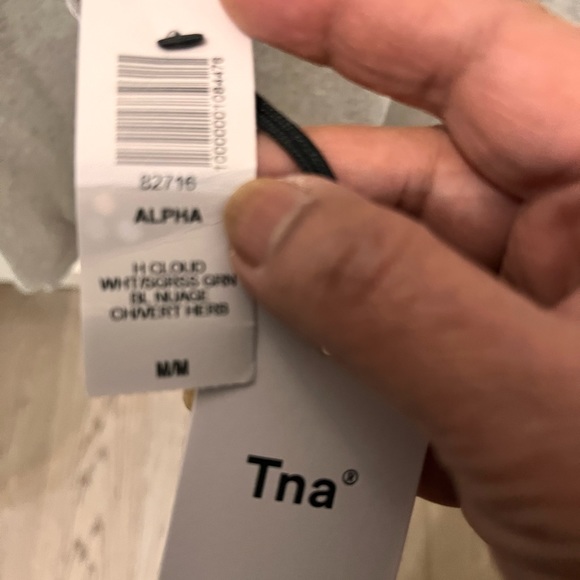 TNA long sleeve pullover top with LOGO - Picture 2 of 3